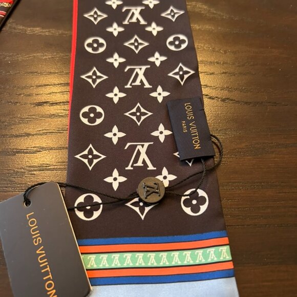 NEW Louis Vuitton Black Red LV Monogram Silk Bandeau HandBag Scarf - Picture 3 of 5